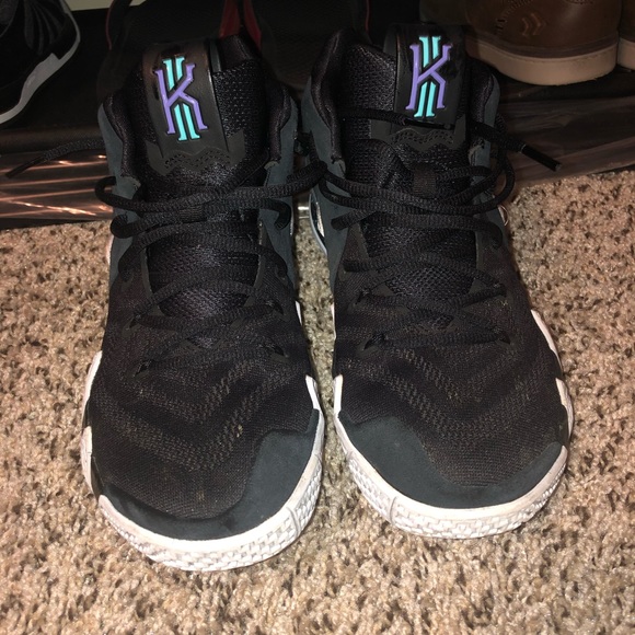 kyrie 4s